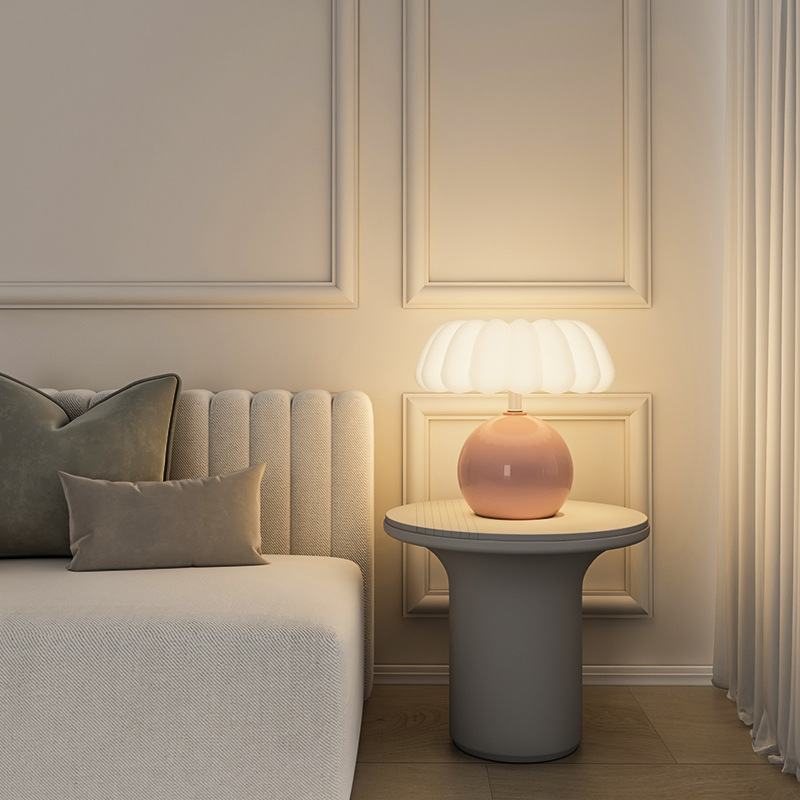 Lampka nocna w stylu kremowym  – Mushroom Table Lamp recenzja i cena